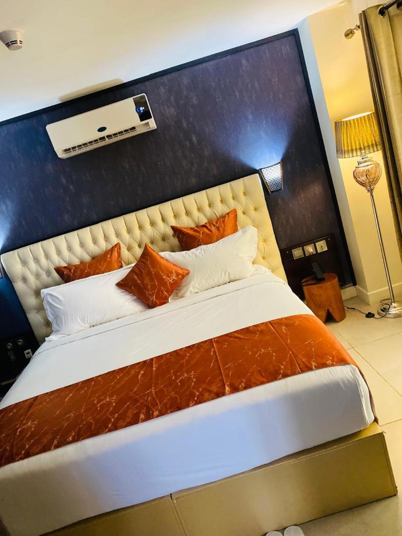 Boun'S Hotel Yaoundé エクステリア 写真