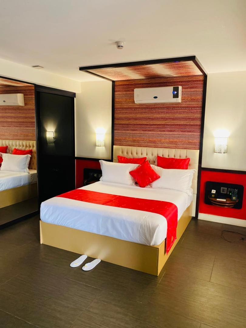 Boun'S Hotel Yaoundé エクステリア 写真