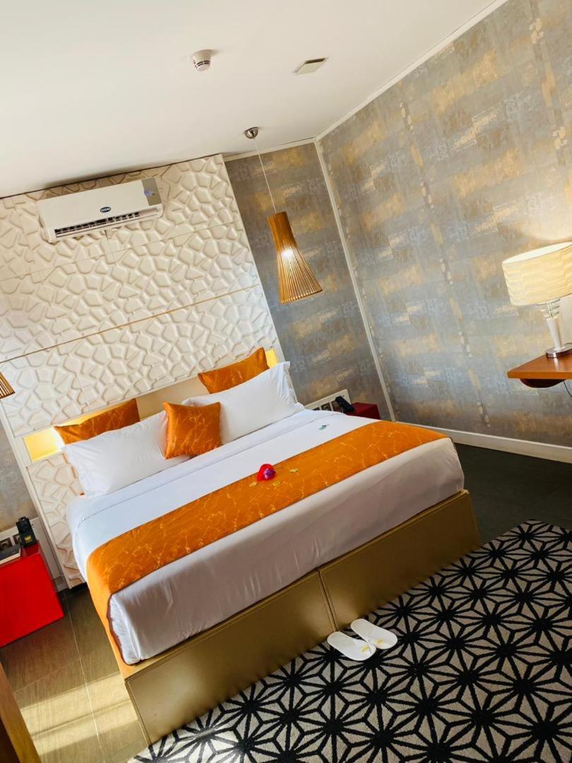 Boun'S Hotel Yaoundé エクステリア 写真