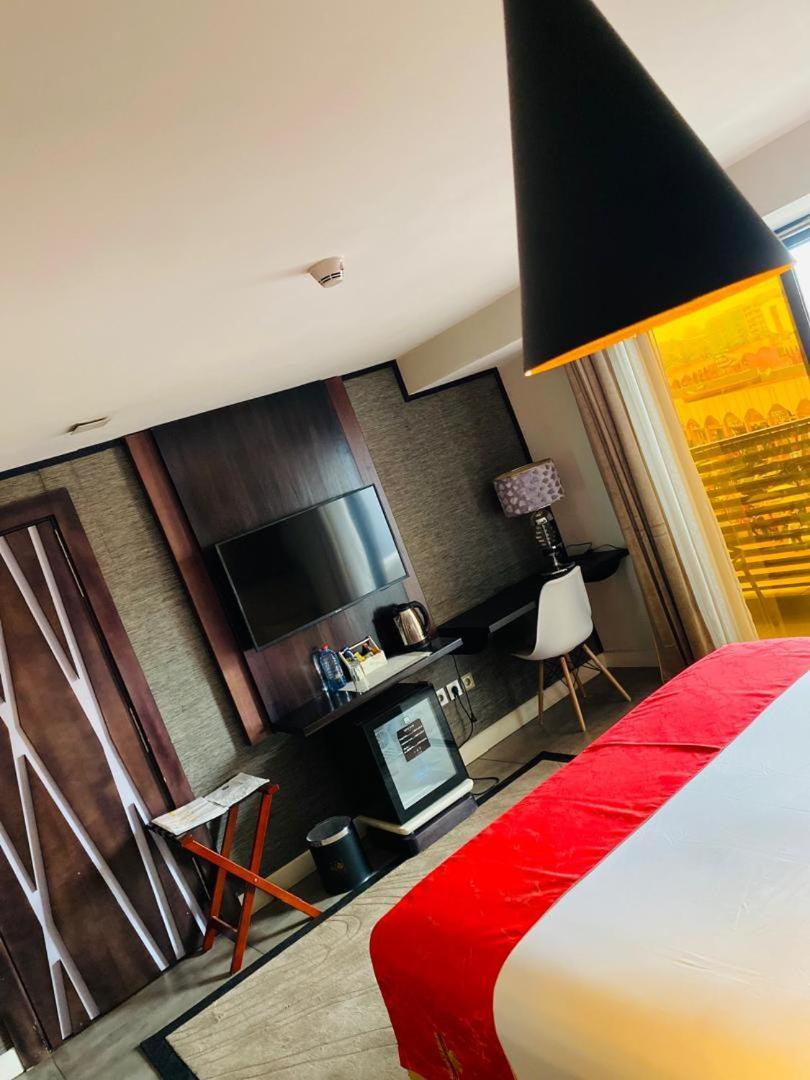 Boun'S Hotel Yaoundé エクステリア 写真