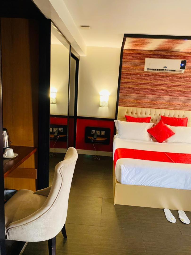 Boun'S Hotel Yaoundé エクステリア 写真