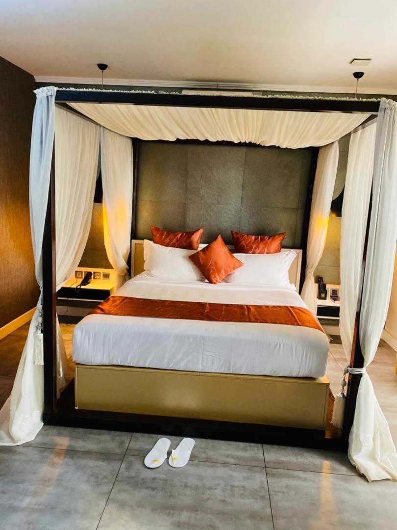 Boun'S Hotel Yaoundé エクステリア 写真