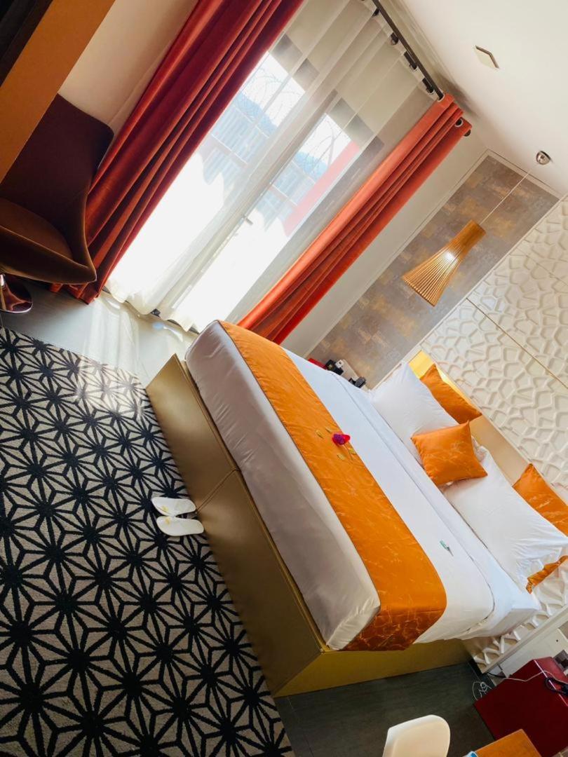 Boun'S Hotel Yaoundé エクステリア 写真