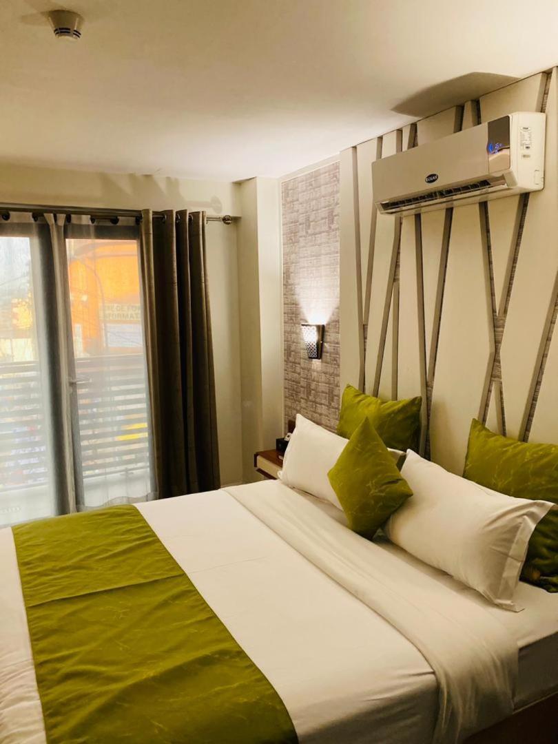 Boun'S Hotel Yaoundé エクステリア 写真
